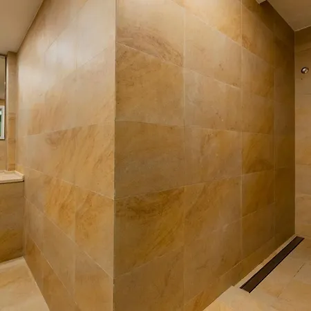 Central Retreat: Cozy Duplex With A Balcony * 리스본