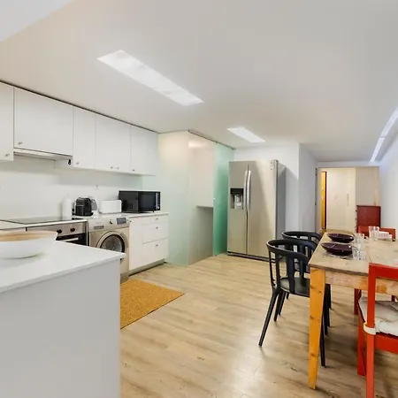 아파트 Central Retreat: Cozy Duplex With A Balcony