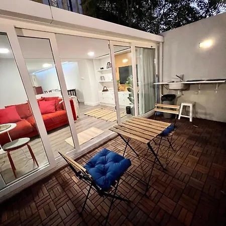 아파트 Central Retreat: Cozy Duplex With A Balcony